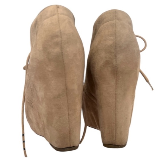 CHARLOTTE RUSSE retro lace-up boot - Picture 3 of 7